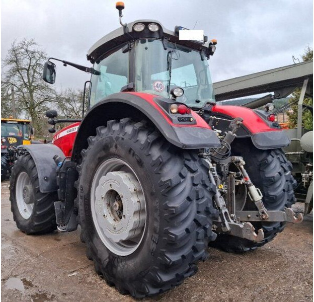 Massey Ferguson 8690 (MF) - Farm tractor: picture 2 Massey Ferguson 8690 (MF) - Farm tractor: picture 2