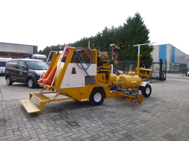 CLEANOSOL RL RL-Cold paint road marker - Asphalt machine: picture 2 CLEANOSOL RL RL-Cold paint road marker - Asphalt machine: picture 2