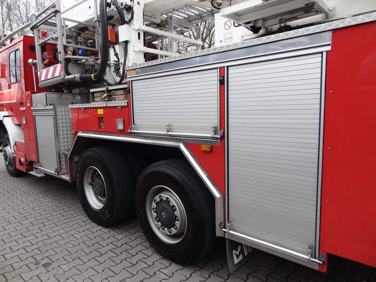 MAN FE 410 6X6 Feuerwehr Vema Lift 32 Meter - Truck mounted aerial platform: picture 5 MAN FE 410 6X6 Feuerwehr Vema Lift 32 Meter - Truck mounted aerial platform: picture 5