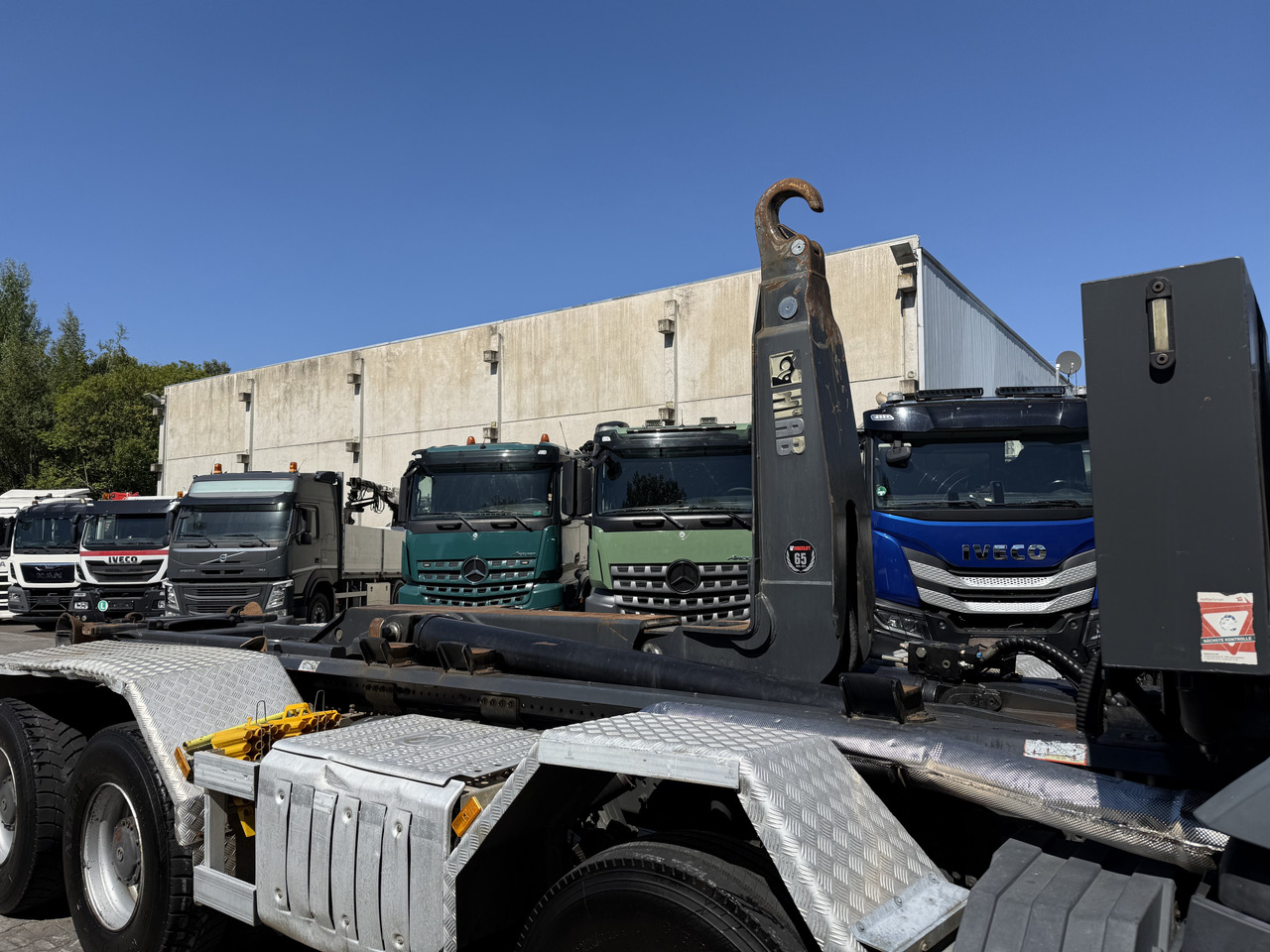 Mercedes-Benz Arocs 3245 K 8X4 Haken - Hook lift truck: picture 2 Mercedes-Benz Arocs 3245 K 8X4 Haken - Hook lift truck: picture 2