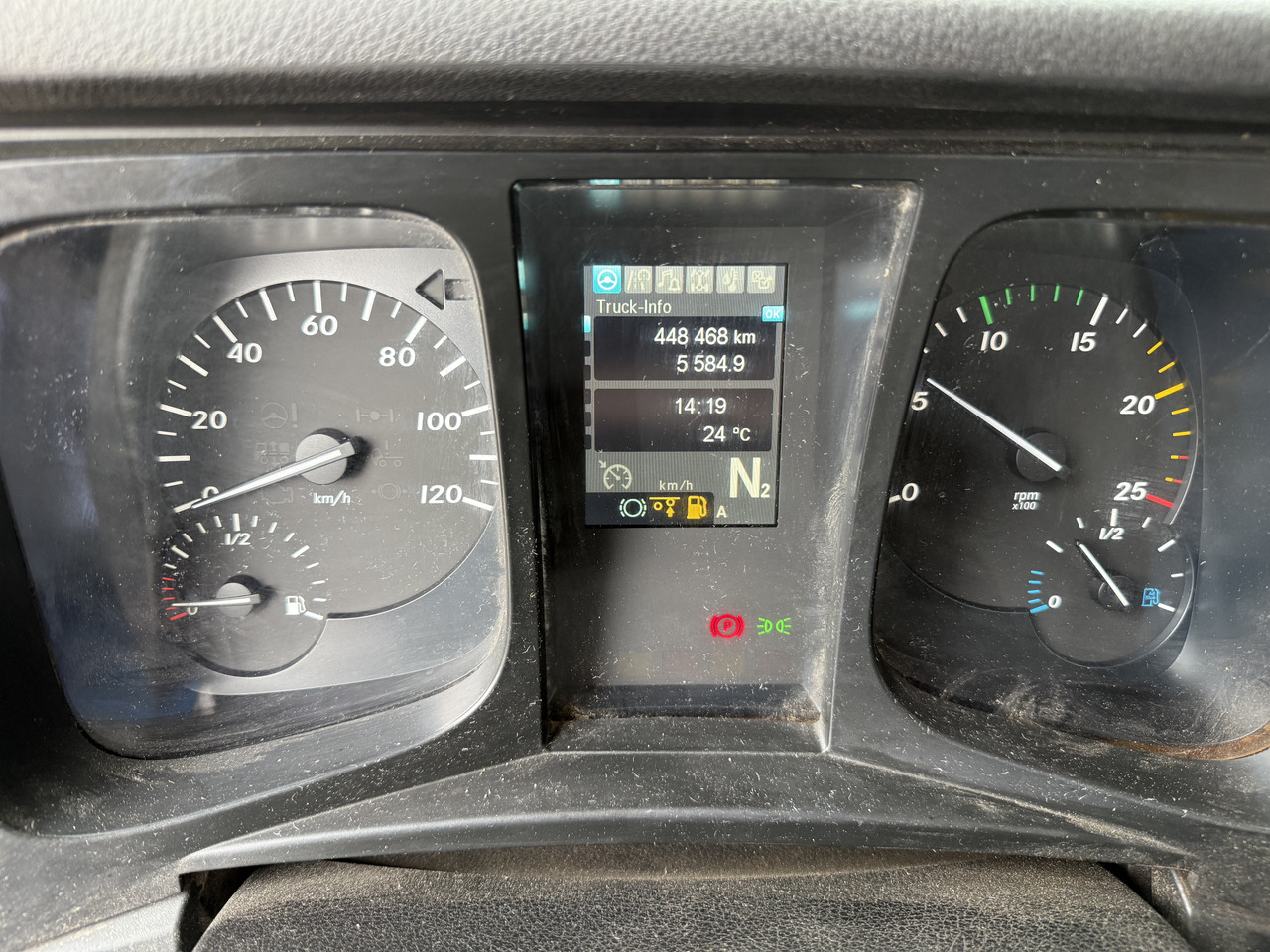 Mercedes-Benz Arocs 3251 8X4 Haken mit Kran HMF 2620 K5 - Hook lift truck, Crane truck: picture 5 Mercedes-Benz Arocs 3251 8X4 Haken mit Kran HMF 2620 K5 - Hook lift truck, Crane truck: picture 5