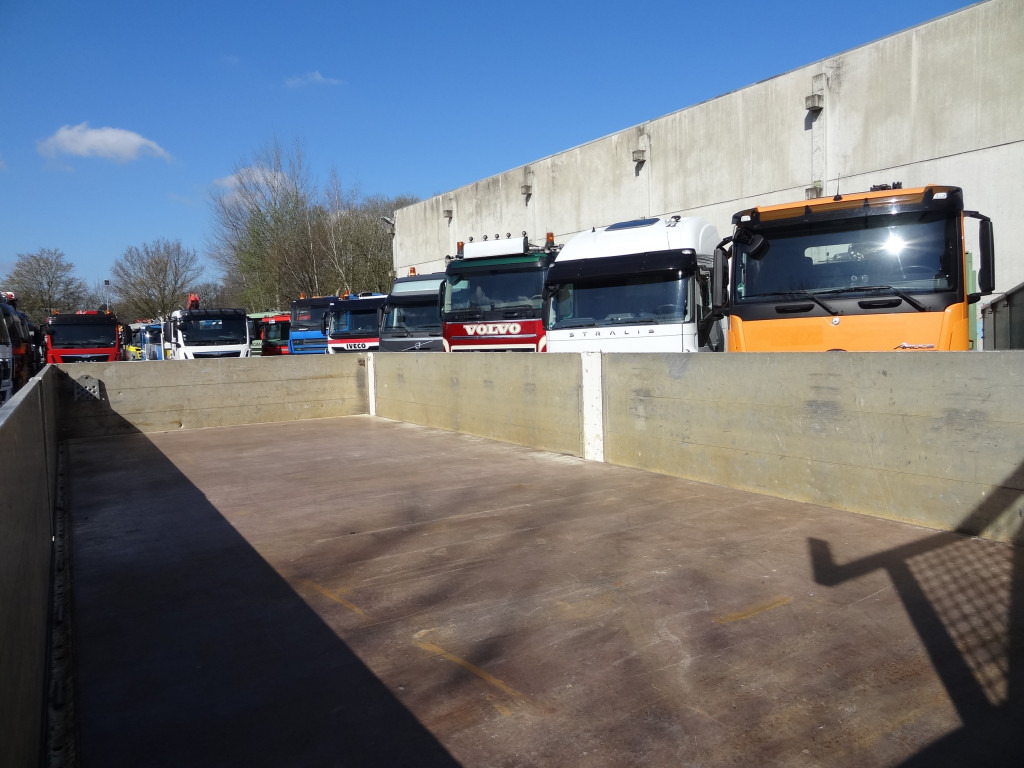Scania P230 4X2 Kran Atlas 92.2 A2 - Dropside/ Flatbed truck, Crane truck: picture 2 Scania P230 4X2 Kran Atlas 92.2 A2 - Dropside/ Flatbed truck, Crane truck: picture 2
