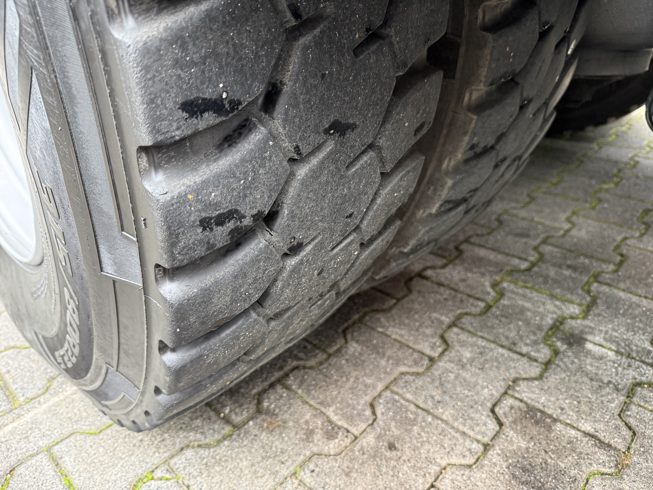 Mercedes-Benz Actros 2548 LS 6X2 Kran HMF 3220 bis 16 Meter - Tractor unit: picture 4 Mercedes-Benz Actros 2548 LS 6X2 Kran HMF 3220 bis 16 Meter - Tractor unit: picture 4