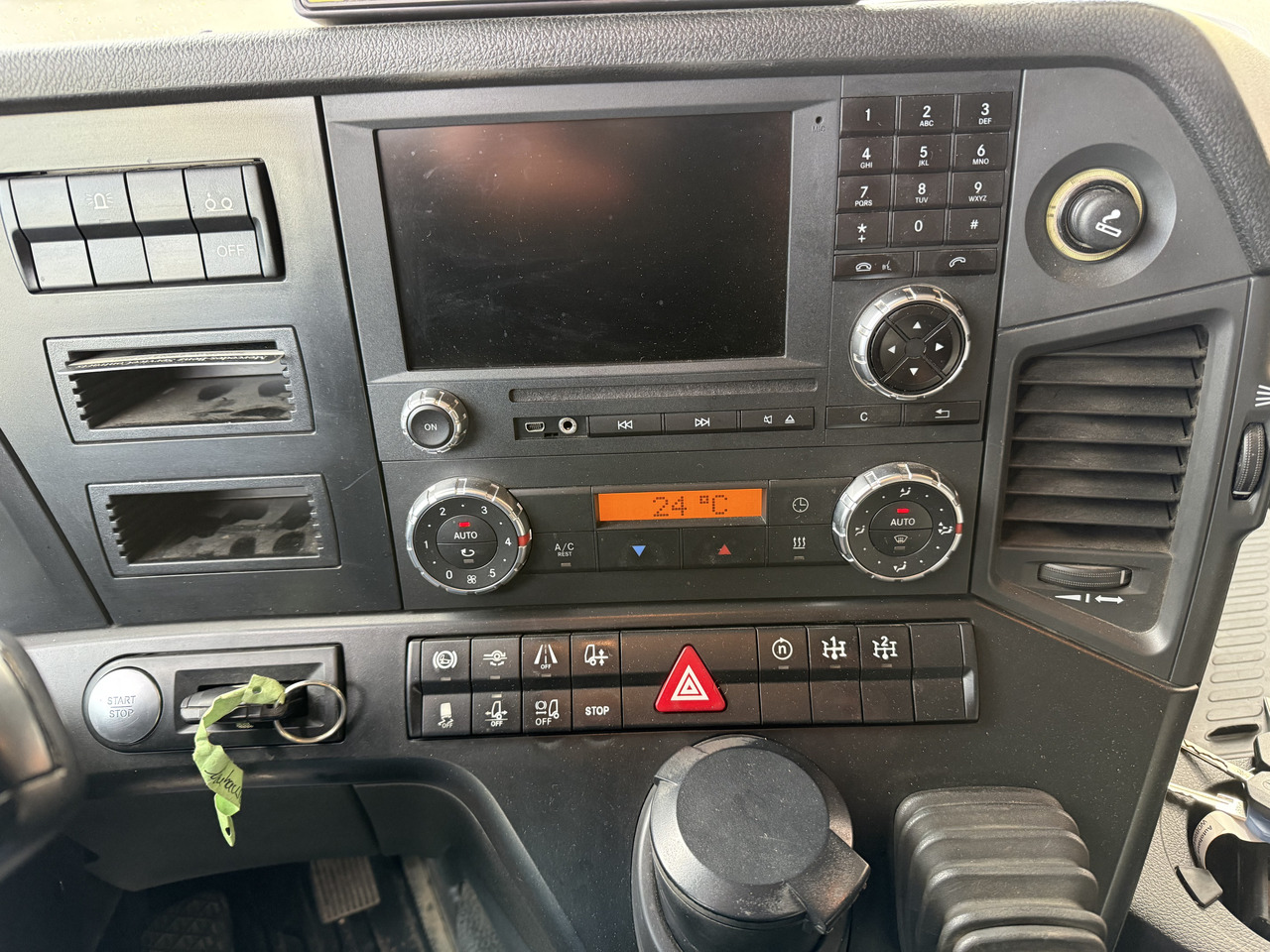 Mercedes-Benz Arocs 2653 6X4 Kran Kesla 2124L - Tractor unit: picture 2 Mercedes-Benz Arocs 2653 6X4 Kran Kesla 2124L - Tractor unit: picture 2