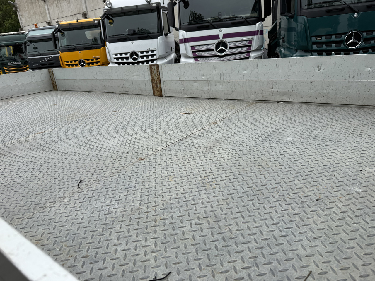 Dropside/ Flatbed truck, Crane truck Volvo FL250.16 HMF 875 K3: picture 15