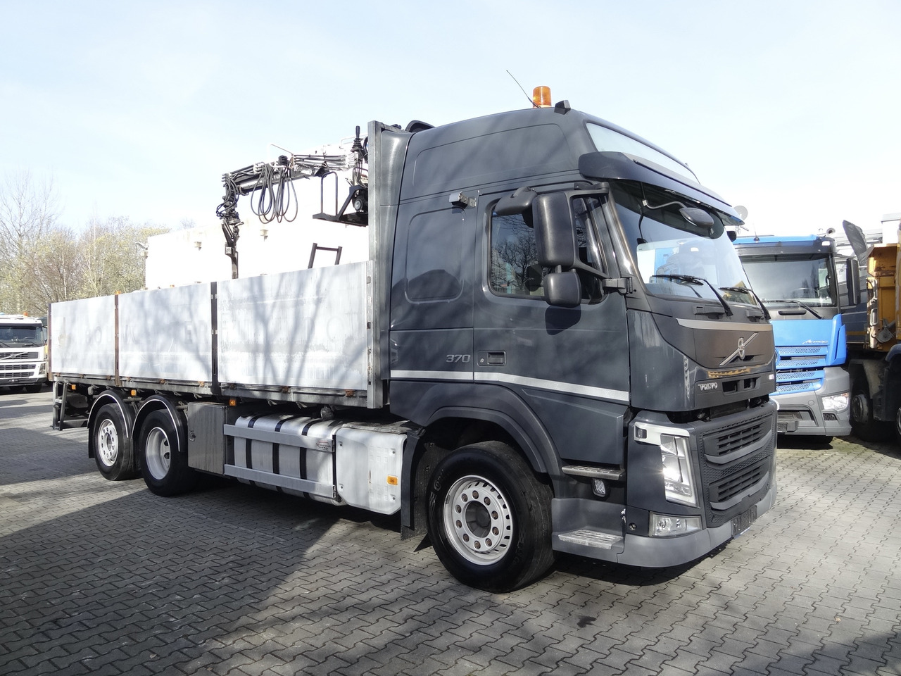 Dropside/ Flatbed truck, Crane truck Volvo FM370 6X2*4 Kennis K14 Kran: picture 10 Dropside/ Flatbed truck, Crane truck Volvo FM370 6X2*4 Kennis K14 Kran: picture 10