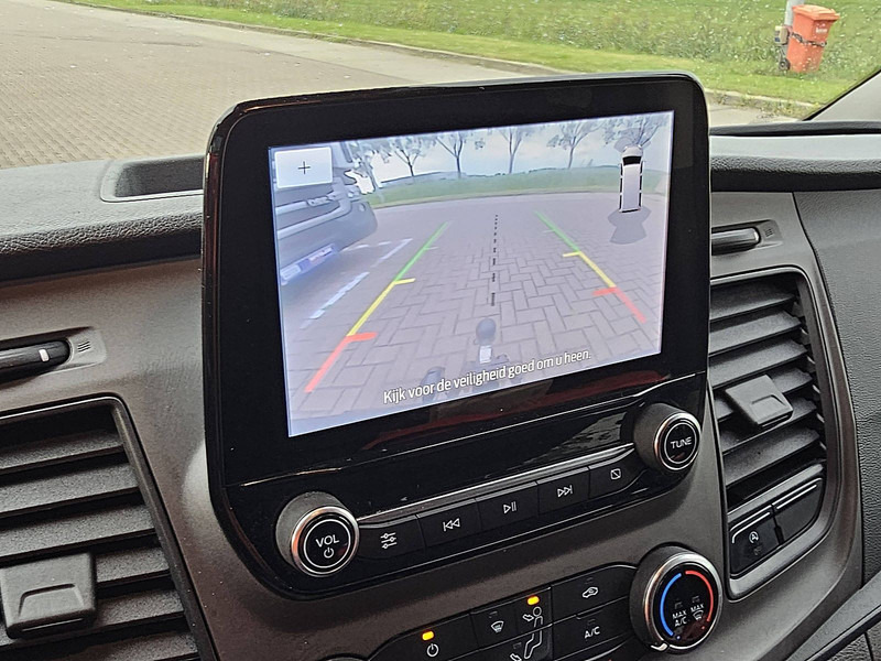 Small van Ford Transit 2.0 L2H1 Dub.-Cab.: picture 18