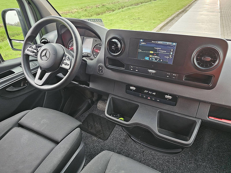 Mercedes-Benz Sprinter 215 ac automaat EURO6 leasing Mercedes-Benz Sprinter 215 ac automaat EURO6: picture 8 Mercedes-Benz Sprinter 215 ac automaat EURO6 leasing Mercedes-Benz Sprinter 215 ac automaat EURO6: picture 8