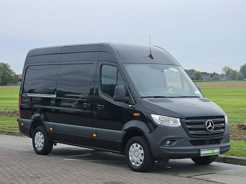 Mercedes-Benz Sprinter 317 L2H2 Mbux 360camera! - Panel van: picture 5 Mercedes-Benz Sprinter 317 L2H2 Mbux 360camera! - Panel van: picture 5