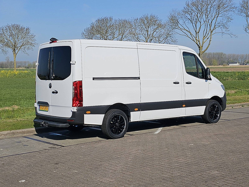 Mercedes-Benz Sprinter 319 L2H1 Mbux V6 3.0Ltr! - Small van: picture 3 Mercedes-Benz Sprinter 319 L2H1 Mbux V6 3.0Ltr! - Small van: picture 3
