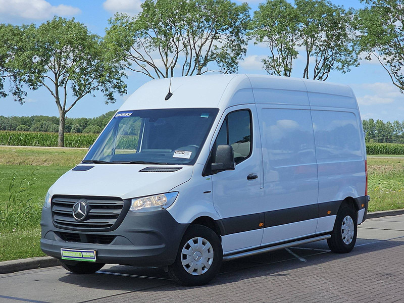 Mercedes-Benz eSprinter L2H2 35 KWH - Panel van, Electric van: picture 2 Mercedes-Benz eSprinter L2H2 35 KWH - Panel van, Electric van: picture 2