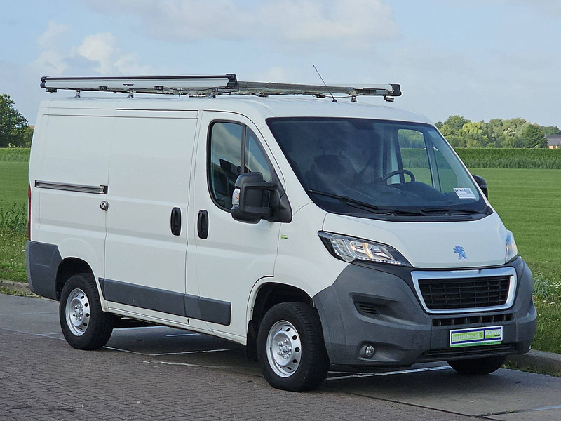 Peugeot Boxer 2.0 - Small van: picture 5 Peugeot Boxer 2.0 - Small van: picture 5