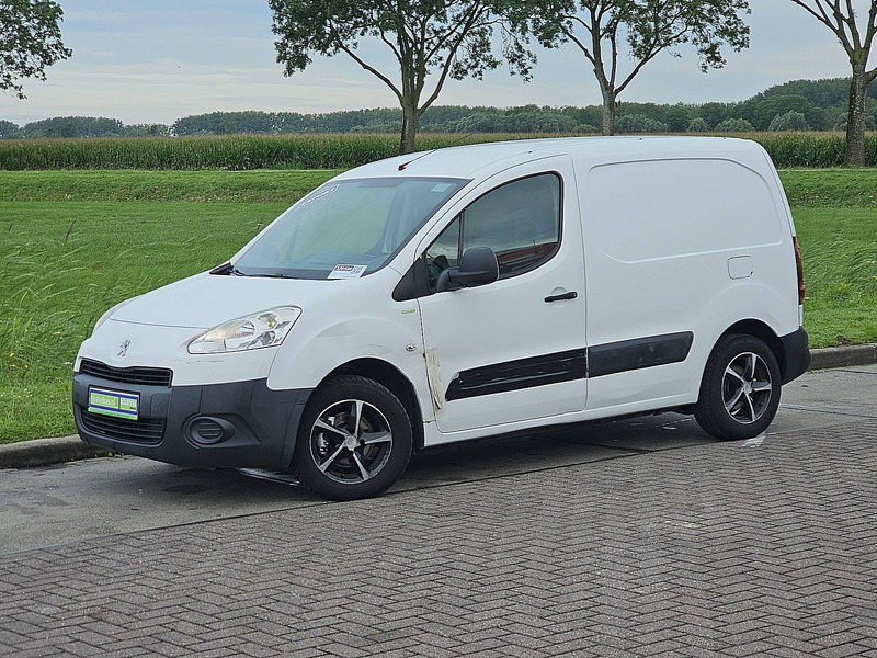 Peugeot Partner 120 - Small van: picture 2 Peugeot Partner 120 - Small van: picture 2