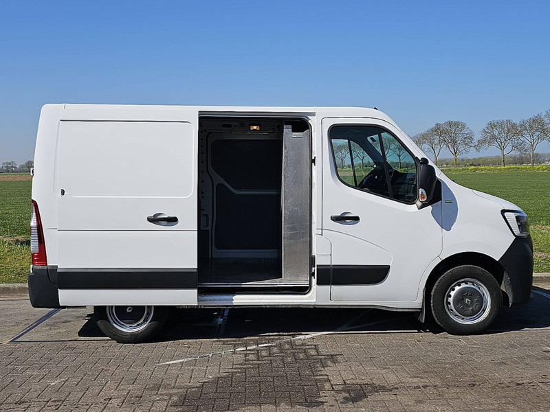 Interior photo 2: Small van Renault Master 2.3 L1H1 2x-Zijdeur NAP