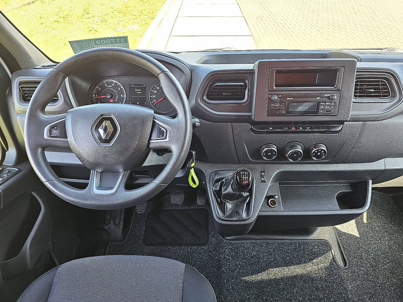 Interior photo 1: Small van Renault Master 2.3 L1H1 2x-Zijdeur NAP