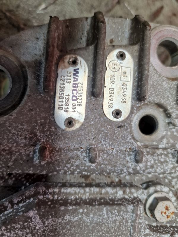 Volvo AT2612D Gearbox ECU Gearbox - Gearbox: picture 3 Volvo AT2612D Gearbox ECU Gearbox - Gearbox: picture 3
