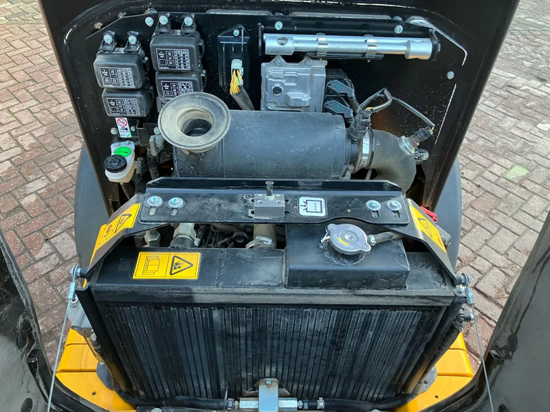 Compact track loader JCB 403 PLUS: picture 7 Compact track loader JCB 403 PLUS: picture 7