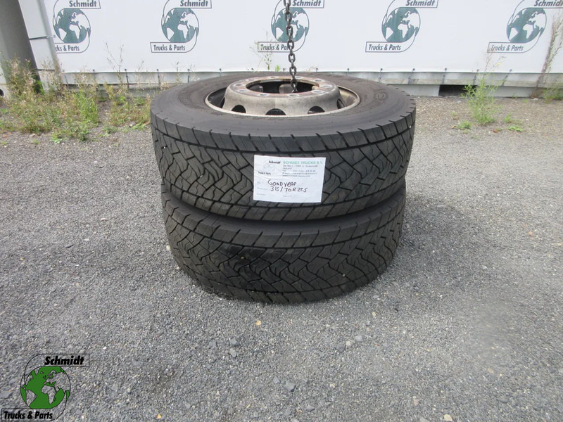 Goodyear 315 / 70 R 22.5 ACHTERBAND MET STAAL WIEL - Tire for Truck: picture 1 Goodyear 315 / 70 R 22.5 ACHTERBAND MET STAAL WIEL - Tire for Truck: picture 1