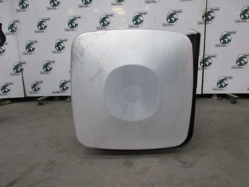 MAN 81.12201-5900 / 710 LITER DIESELTANL LICH BESCHADIG MAN TGX EURO 6 - Fuel tank for Truck: picture 2 MAN 81.12201-5900 / 710 LITER DIESELTANL LICH BESCHADIG MAN TGX EURO 6 - Fuel tank for Truck: picture 2