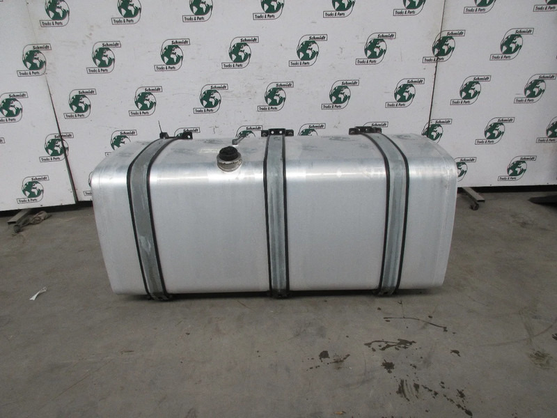 MAN 81.12201-5900 / 710 LITER DIESELTANL MAN TGX EURO 6 - Fuel tank for Truck: picture 2 MAN 81.12201-5900 / 710 LITER DIESELTANL MAN TGX EURO 6 - Fuel tank for Truck: picture 2