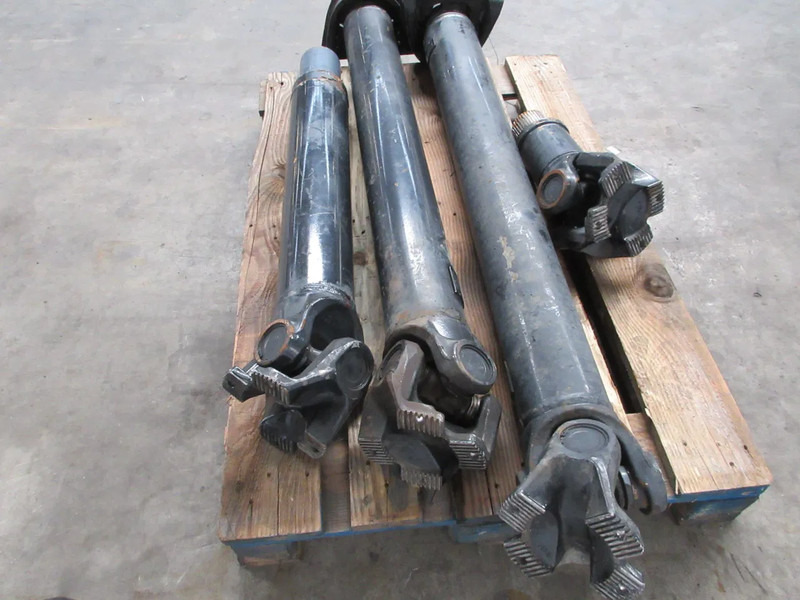MAN 81.39366-6137//81.39366-6140//81.39326-6120 AANDRIJFAS MAN 41.440 8X4 EURO 6 - Drive shaft for Truck: picture 4 MAN 81.39366-6137//81.39366-6140//81.39326-6120 AANDRIJFAS MAN 41.440 8X4 EURO 6 - Drive shaft for Truck: picture 4