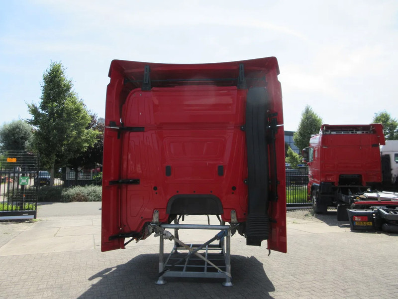 Mercedes-Benz A 000 600 10 05 CABINE MERCEDES 1842 EURO 6 MODEL 2018 - Cab and interior for Truck: picture 5 Mercedes-Benz A 000 600 10 05 CABINE MERCEDES 1842 EURO 6 MODEL 2018 - Cab and interior for Truck: picture 5