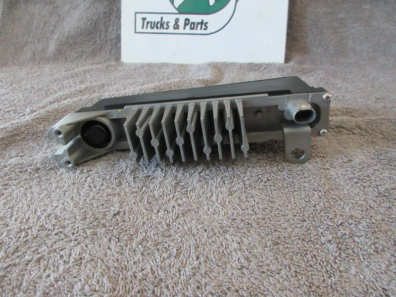 Mercedes-Benz A 960 820 31 56 LED LAMP BUMPER MERCEDES MP4 EURO 6 NIEUWE & EN GEBRUIKT - Fog light for Truck: picture 2 Mercedes-Benz A 960 820 31 56 LED LAMP BUMPER MERCEDES MP4 EURO 6 NIEUWE & EN GEBRUIKT - Fog light for Truck: picture 2