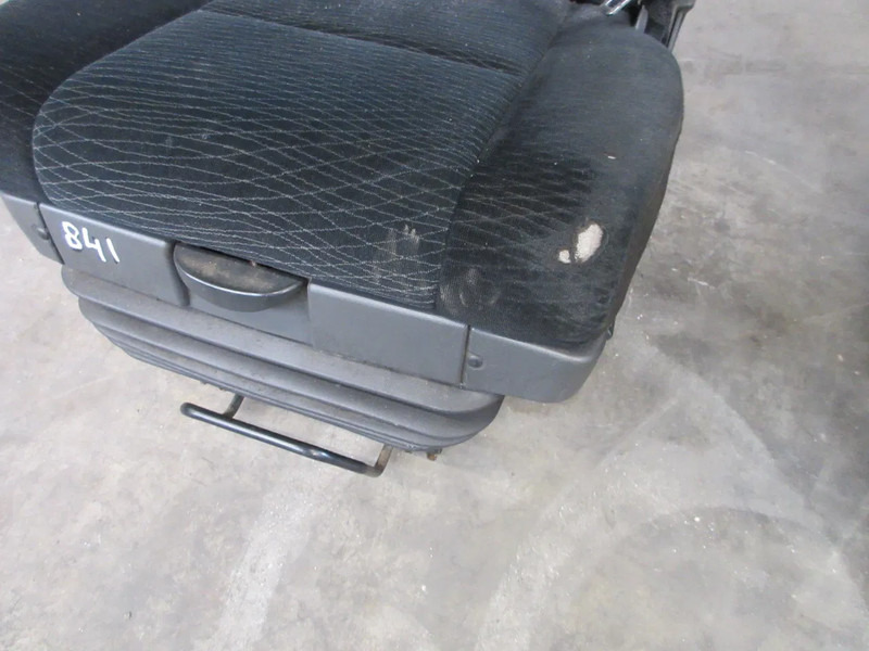 Mercedes-Benz A 967 910 40 01//A 967 910 29 01 // A 679 910 12 03 STOELEN SET BENZ 1224 EURO 6 - Seat for Truck: picture 5 Mercedes-Benz A 967 910 40 01//A 967 910 29 01 // A 679 910 12 03 STOELEN SET BENZ 1224 EURO 6 - Seat for Truck: picture 5
