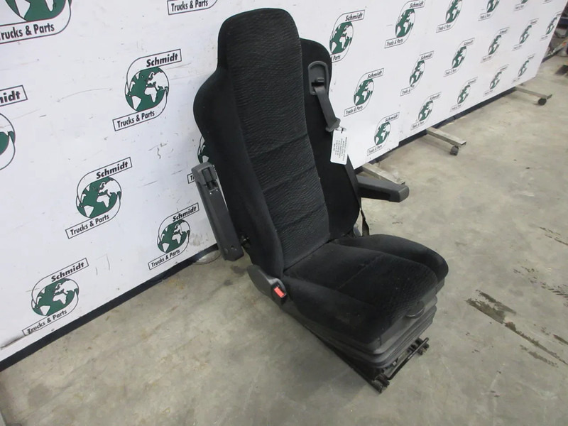 Mercedes-Benz A 967 910 40 01 // A 967 910 29 01 // A 967 910 12 03 STOELEN SET BENZ 1221 - Seat for Truck: picture 2 Mercedes-Benz A 967 910 40 01 // A 967 910 29 01 // A 967 910 12 03 STOELEN SET BENZ 1221 - Seat for Truck: picture 2