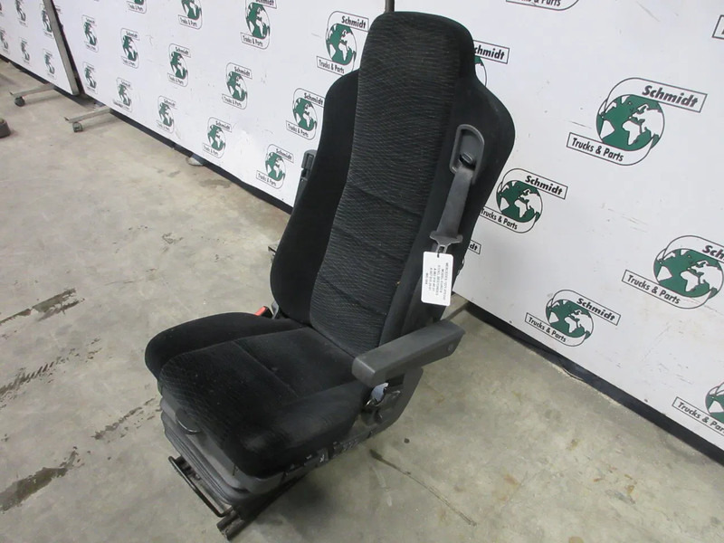 Mercedes-Benz A 967 910 40 01 // A 967 910 29 01 // A 967 910 12 03 STOELEN SET BENZ 1221 - Seat for Truck: picture 3 Mercedes-Benz A 967 910 40 01 // A 967 910 29 01 // A 967 910 12 03 STOELEN SET BENZ 1221 - Seat for Truck: picture 3