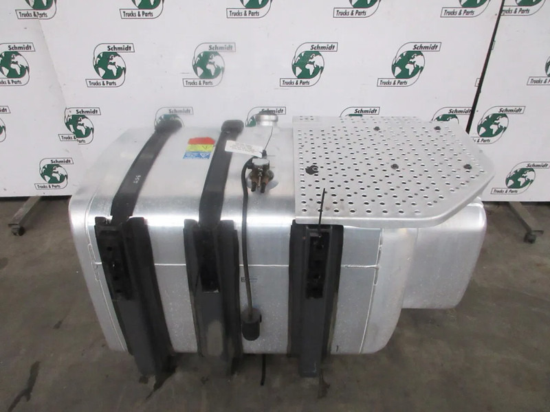 Scania 2132703 // A 1300 // B 743 // C 692 // 540 LITER SCANIA S 450 NGS MODEL 2020 - Fuel tank for Truck: picture 3 Scania 2132703 // A 1300 // B 743 // C 692 // 540 LITER SCANIA S 450 NGS MODEL 2020 - Fuel tank for Truck: picture 3