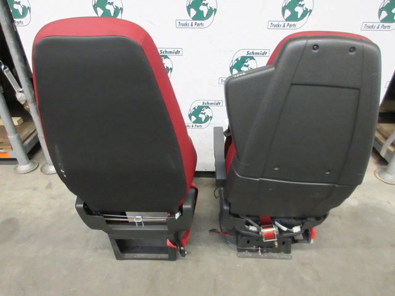 Volvo 22040056 // 84165773 // 21433067// 82201655 STOELEN SET VOLVO FH 460 EURO 6 MODEL 2018 - Seat for Truck: picture 3 Volvo 22040056 // 84165773 // 21433067// 82201655 STOELEN SET VOLVO FH 460 EURO 6 MODEL 2018 - Seat for Truck: picture 3