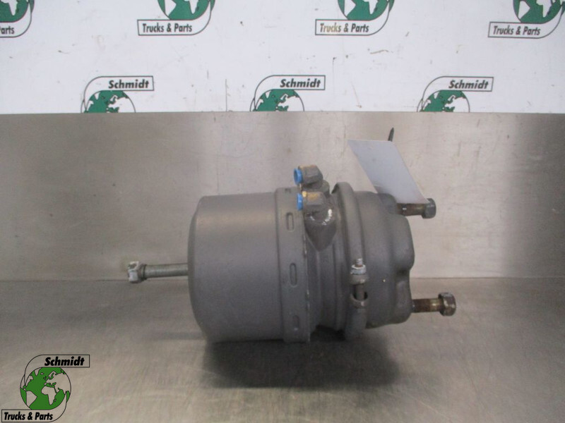 Volvo 22273774 REMCILINDER FM EURO 6 RECHTS ACHTER VOLVO - Brake cylinder for Truck: picture 1 Volvo 22273774 REMCILINDER FM EURO 6 RECHTS ACHTER VOLVO - Brake cylinder for Truck: picture 1