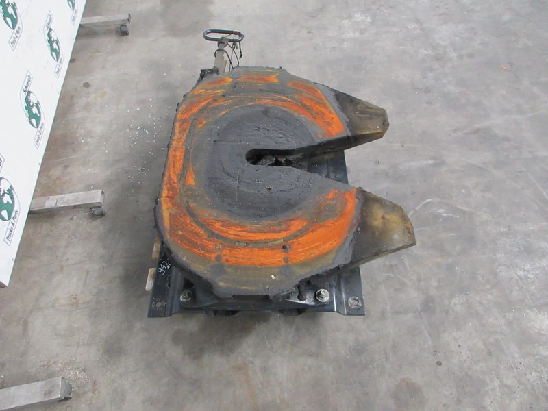 Jost JSK 37C G50-X D152 U20 JSK 37C G50-X D152 U20 KOMT VAN MAN 24.460 MODEL 2020 - Fifth wheel coupling for Truck: picture 3 Jost JSK 37C G50-X D152 U20 JSK 37C G50-X D152 U20 KOMT VAN MAN 24.460 MODEL 2020 - Fifth wheel coupling for Truck: picture 3