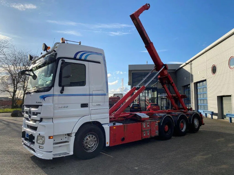 Mercedes-Benz Actros 3260 V8 / 15,9L / 8X4 / BIG AXLE / PALFINGER T26 HOOKLIFT / LIFT+LENKACHSE / FULL-AIR / AIRCO / AUTOMATIC / EURO-5 / 2013 - Hook lift truck: picture 1 Mercedes-Benz Actros 3260 V8 / 15,9L / 8X4 / BIG AXLE / PALFINGER T26 HOOKLIFT / LIFT+LENKACHSE / FULL-AIR / AIRCO / AUTOMATIC / EURO-5 / 2013 - Hook lift truck: picture 1