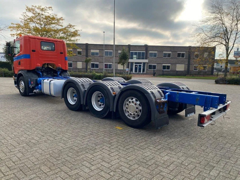 Scania G400 / 8X4 / 9TON FRONT AXLE / PTO / LIFT+LENKACHSE / ALCOA'S / AIRCO / MANUAL / EURO-5 / 2011 - Cab chassis truck: picture 3 Scania G400 / 8X4 / 9TON FRONT AXLE / PTO / LIFT+LENKACHSE / ALCOA'S / AIRCO / MANUAL / EURO-5 / 2011 - Cab chassis truck: picture 3