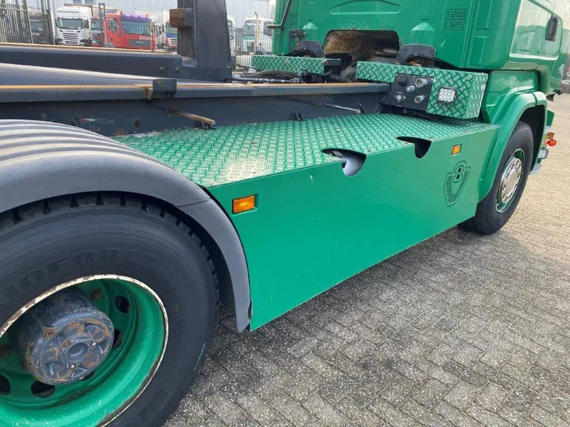 Hook lift truck Scania R520 V8 / 8X4 / BIG AXLE / AJK HOOKLIFT 30TON / LIFT+LENKACHSE / NAVI / LEATHER / FULL-AIR / AUTOMATIC / EURO-6 / 2015: picture 9 Hook lift truck Scania R520 V8 / 8X4 / BIG AXLE / AJK HOOKLIFT 30TON / LIFT+LENKACHSE / NAVI / LEATHER / FULL-AIR / AUTOMATIC / EURO-6 / 2015: picture 9