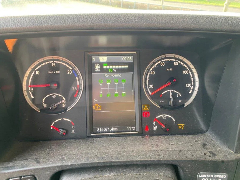 Hook lift truck Scania R520 V8 / 8X4 / BIG AXLE / AJK HOOKLIFT 30TON / LIFT+LENKACHSE / NAVI / LEATHER / FULL-AIR / AUTOMATIC / EURO-6 / 2015: picture 19 Hook lift truck Scania R520 V8 / 8X4 / BIG AXLE / AJK HOOKLIFT 30TON / LIFT+LENKACHSE / NAVI / LEATHER / FULL-AIR / AUTOMATIC / EURO-6 / 2015: picture 19