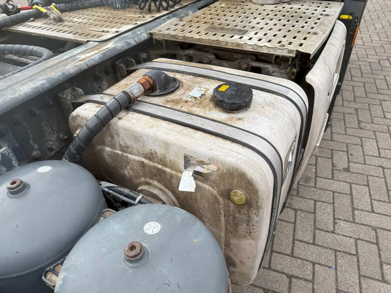 DAF CF480 / 6X4 / ENGINE RUNNING / INTARDER / HYDRAULICS / ONLY:87912 KM / FULL-AIR / DEB / ALCOA / LWDS / FRIDGE / AUTOMATIC / EURO leasing DAF CF480 / 6X4 / ENGINE RUNNING / INTARDER / HYDRAULICS / ONLY:87912 KM / FULL-AIR / DEB / ALCOA / LWDS / FRIDGE / AUTOMATIC / EURO: picture 12