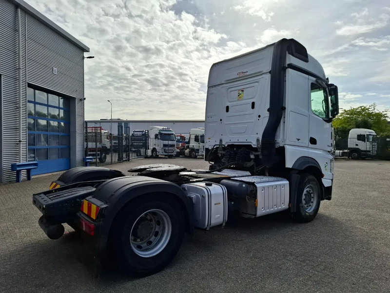 Mercedes-Benz Actros 1945 / HYDRAULICS / LWDS / GEN2 V2 TACHO / 2XBED / FRIDGE / AUTOMATIC / EURO-6 / 2018 - Tractor unit: picture 5 Mercedes-Benz Actros 1945 / HYDRAULICS / LWDS / GEN2 V2 TACHO / 2XBED / FRIDGE / AUTOMATIC / EURO-6 / 2018 - Tractor unit: picture 5