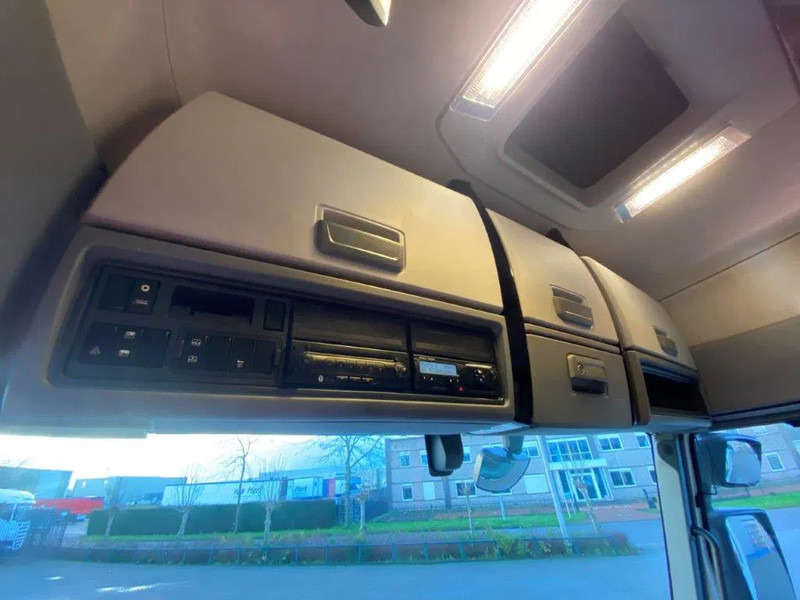 Tractor unit Renault T480 COMFORT / DOUBLE TANK / LWDS / AIRCO / 2XBED / AUTOMATIC / EURO-6 / 2016: picture 17