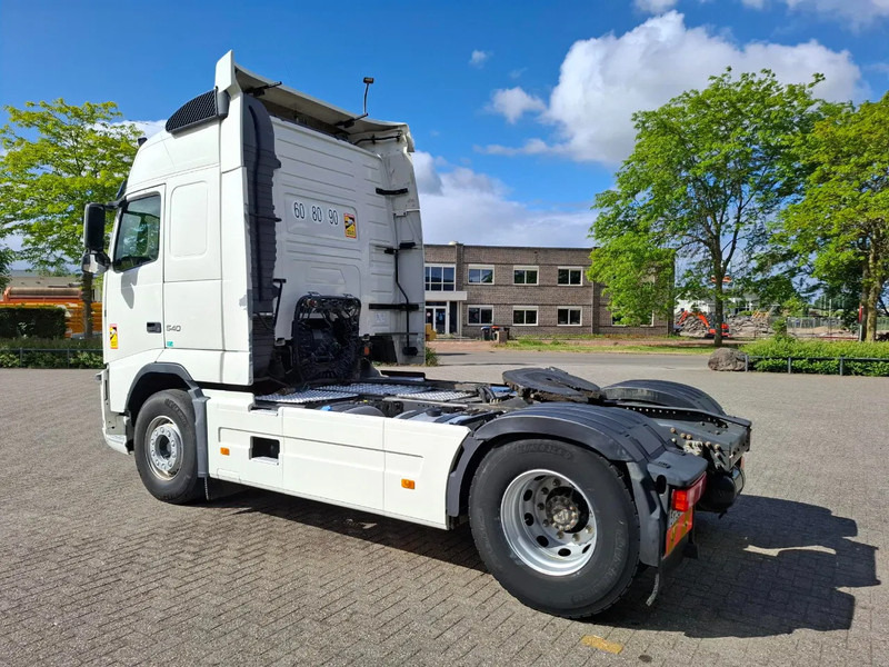 Volvo FH13-540 / HYDRAULICS / VEB+ / TUV:01-04-2026 / FRIDGE / AIRCO / SIDESKIRTS / AUTOMATIC / EURO-5 / 2012 - Tractor unit: picture 3 Volvo FH13-540 / HYDRAULICS / VEB+ / TUV:01-04-2026 / FRIDGE / AIRCO / SIDESKIRTS / AUTOMATIC / EURO-5 / 2012 - Tractor unit: picture 3