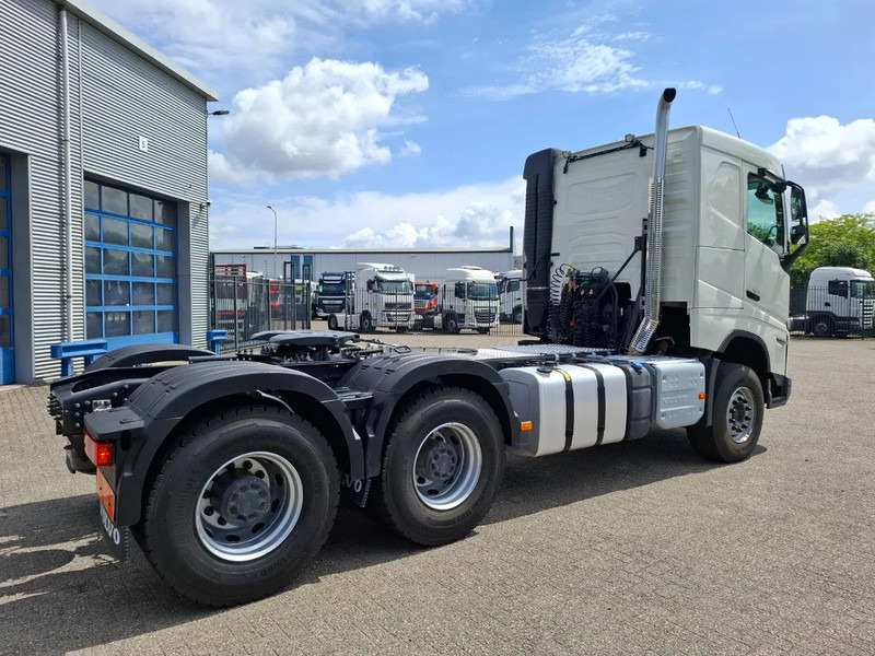 Volvo FH5-500 / 6X4 / RETARDER / HYDRAULICS / ONLY:46190 KM / BIG AXLE / VEB+ / ACC / LWDS / TOP CONDITION / AUTOMATIC / EURO-6 / 2023 - Tractor unit: picture 4 Volvo FH5-500 / 6X4 / RETARDER / HYDRAULICS / ONLY:46190 KM / BIG AXLE / VEB+ / ACC / LWDS / TOP CONDITION / AUTOMATIC / EURO-6 / 2023 - Tractor unit: picture 4