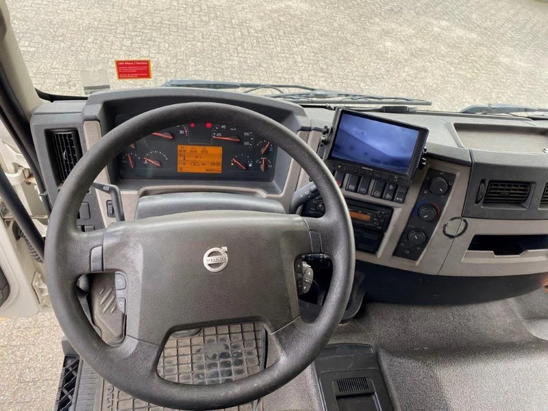 Box truck Volvo FE320 ONLY-463904-KM / CLOSED BOX / LOAD LIFT / AUTOMATIC / SIDE DOORS / EURO-6 / 2014: picture 15 Box truck Volvo FE320 ONLY-463904-KM / CLOSED BOX / LOAD LIFT / AUTOMATIC / SIDE DOORS / EURO-6 / 2014: picture 15