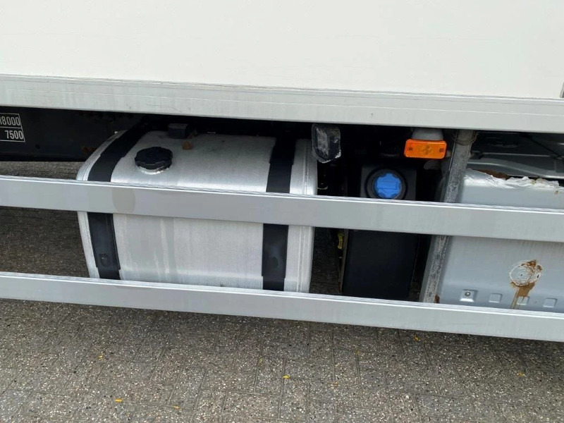 Box truck Volvo FE320 ONLY-463904-KM / CLOSED BOX / LOAD LIFT / AUTOMATIC / SIDE DOORS / EURO-6 / 2014: picture 13 Box truck Volvo FE320 ONLY-463904-KM / CLOSED BOX / LOAD LIFT / AUTOMATIC / SIDE DOORS / EURO-6 / 2014: picture 13