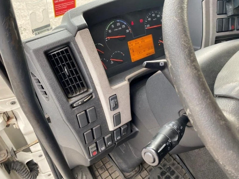 Box truck Volvo FE320 ONLY-463904-KM / CLOSED BOX / LOAD LIFT / AUTOMATIC / SIDE DOORS / EURO-6 / 2014: picture 16 Box truck Volvo FE320 ONLY-463904-KM / CLOSED BOX / LOAD LIFT / AUTOMATIC / SIDE DOORS / EURO-6 / 2014: picture 16