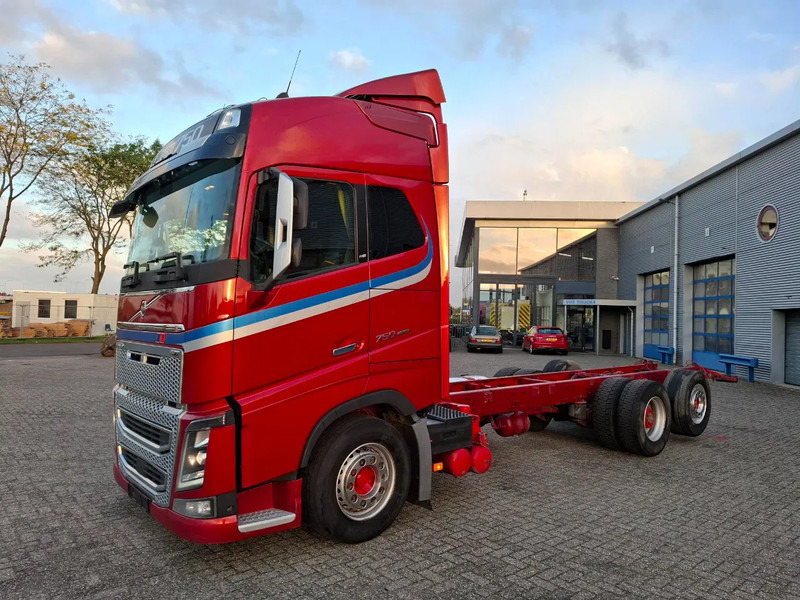 Volvo FH16-750 / BIG AXLE / VEB+ / ONLY:679711 KM / DYNAMIC STEERING / NAVI / LWDS / FULL-AIR / AUTOMATIC / EURO-6 / 2018 - Cab chassis truck: picture 1 Volvo FH16-750 / BIG AXLE / VEB+ / ONLY:679711 KM / DYNAMIC STEERING / NAVI / LWDS / FULL-AIR / AUTOMATIC / EURO-6 / 2018 - Cab chassis truck: picture 1