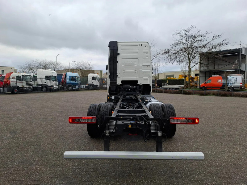 Volvo FH5-500 / XL / VEB+ / I-SAVE / I-PARKCOOL / ONLY:175784 KM / GERMAN TRUCK / FULL-AIR / WB:490 / ALCOA / LEATHER / 2023 - Cab chassis truck: picture 4 Volvo FH5-500 / XL / VEB+ / I-SAVE / I-PARKCOOL / ONLY:175784 KM / GERMAN TRUCK / FULL-AIR / WB:490 / ALCOA / LEATHER / 2023 - Cab chassis truck: picture 4