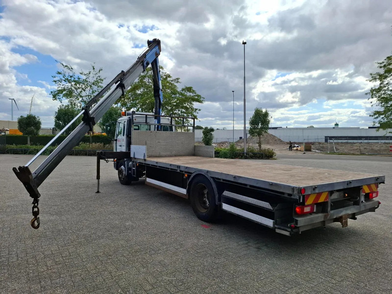 Volvo FL6-220 / HMF 910 / REMOTE / ONLY:493620 KM / AIRCO / FULL-AIR / MANUAL / EURO-3 / 2003 - Crane truck: picture 3 Volvo FL6-220 / HMF 910 / REMOTE / ONLY:493620 KM / AIRCO / FULL-AIR / MANUAL / EURO-3 / 2003 - Crane truck: picture 3