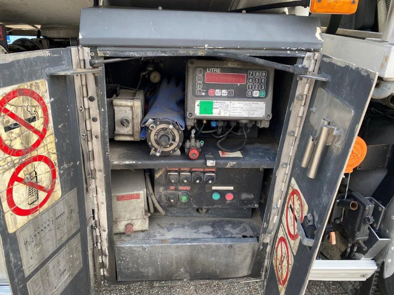 Tank truck Volvo FL7-290 / 5 COMPARTIMENTS / 13000 LITER TOTAL / PUMP / ONLY:288120 KM / AUTOMATIC / EURO-5 / 2009: picture 12